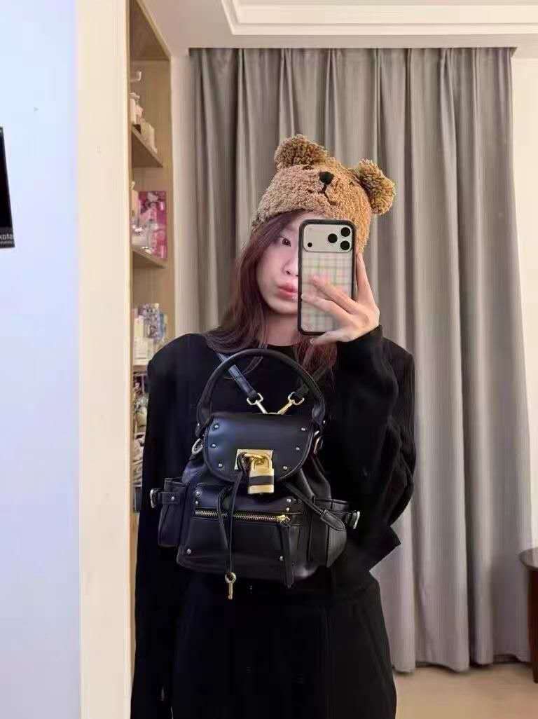 Vault Luxe Shoulder Bag